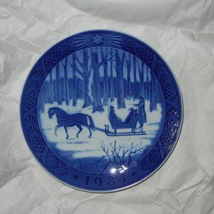1984 ROYAL COPENHAGEN Christmas Plate  Jingle Bells - Sleigh ride